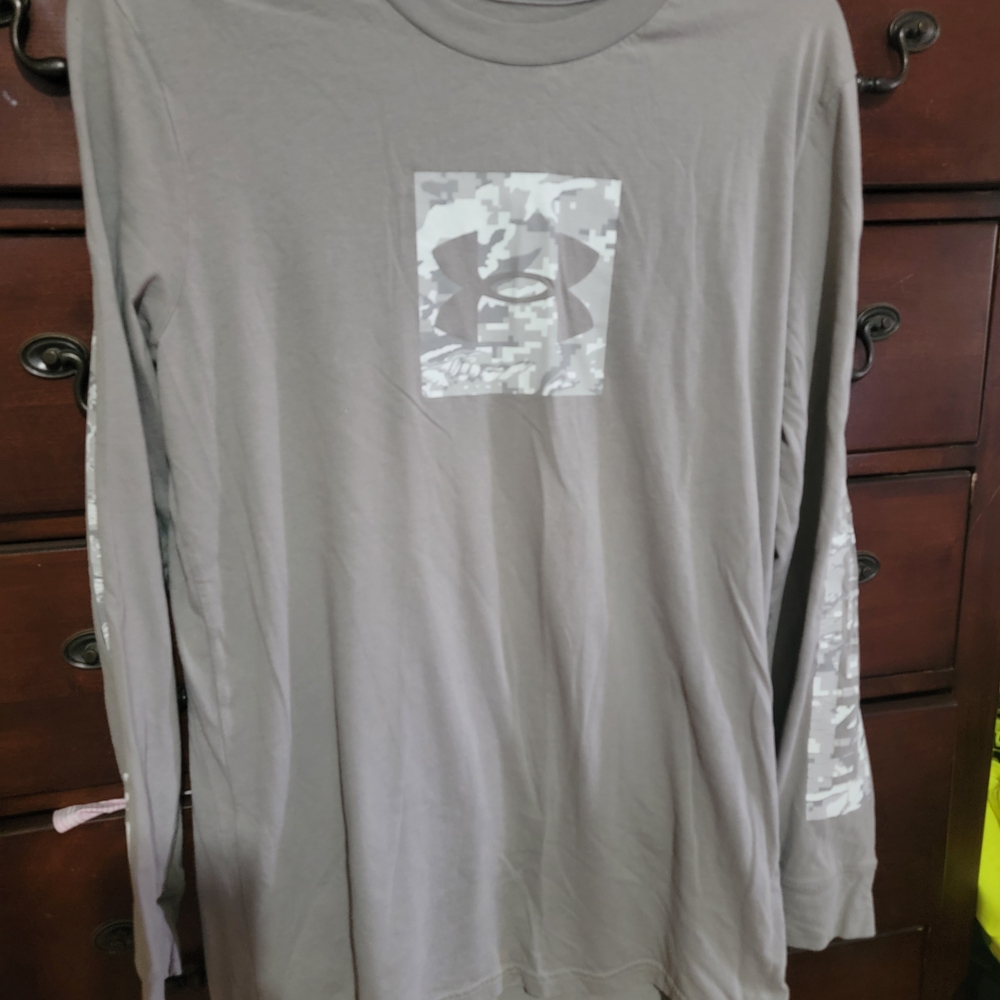 Under Armour Men's Camo Logo Gray Long Sleeve Tee